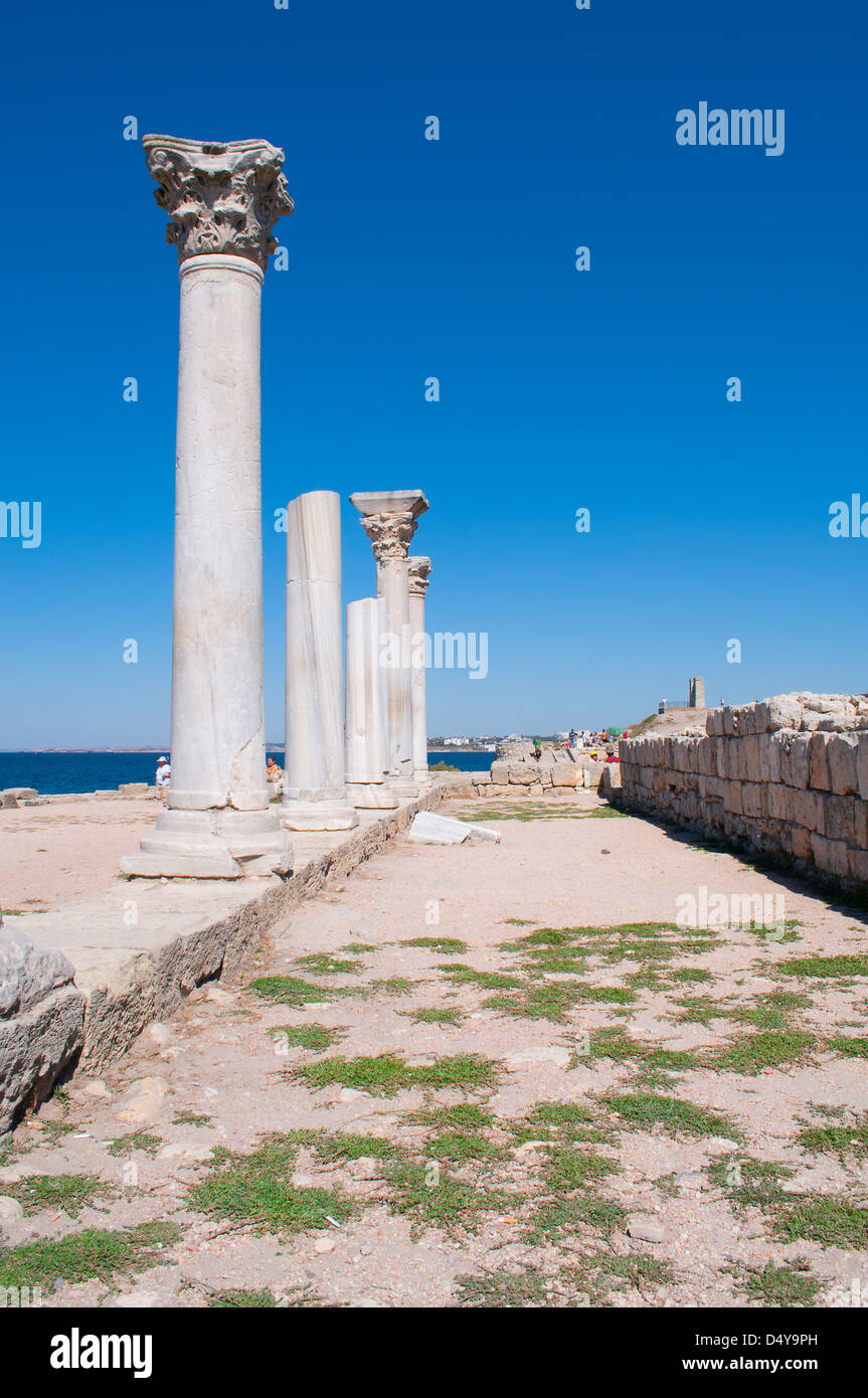 Sebastopoli, Crimea, Ucraina - il 3 settembre 2012 - Parte della Basilica di 1935 nel territorio di antiche rovine Foto Stock