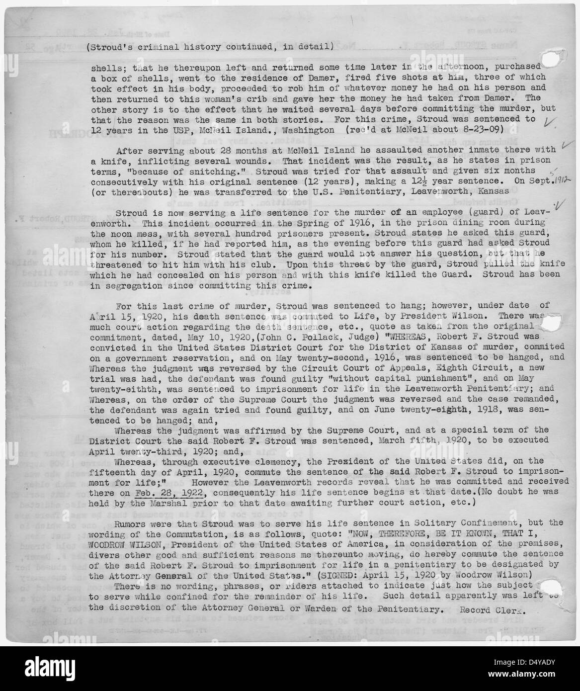 Una pagina di record della prigione del gennaio 1917, che include una foto di Robert Stroud, noto come "Birdman di Alcatraz". Questo documento cattura i dettagli della sua incarcerazione e della sua famigerata reputazione. Foto Stock