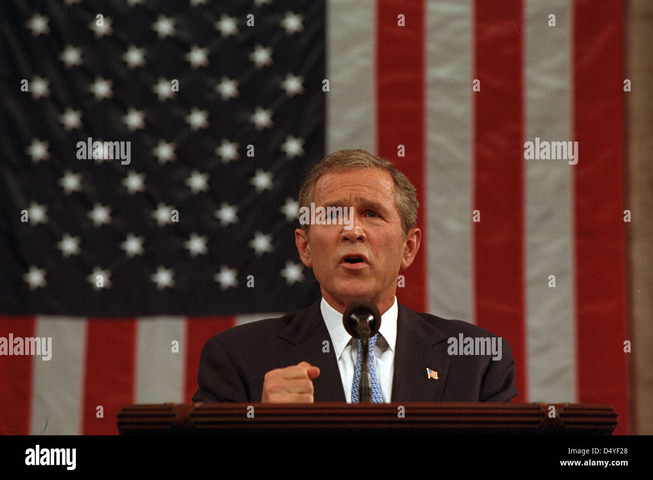 Il 20 settembre 2001, il presidente George W. Bush si è rivolto ad una sessione congiunta del Congresso riguardante gli attacchi terroristici dell'11 settembre, segnando un momento cruciale nella storia degli Stati Uniti. Foto Stock