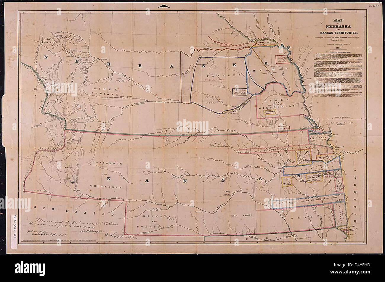 Questa mappa del 1854 mostra i territori del Nebraska e del Kansas, evidenziando le regioni designate per le riserve indiane durante la metà del XIX secolo. La mappa riflette i cambiamenti politici e territoriali del periodo, offrendo una visione della storia degli Stati Uniti e delle politiche di trasferimento dei nativi americani. Foto Stock