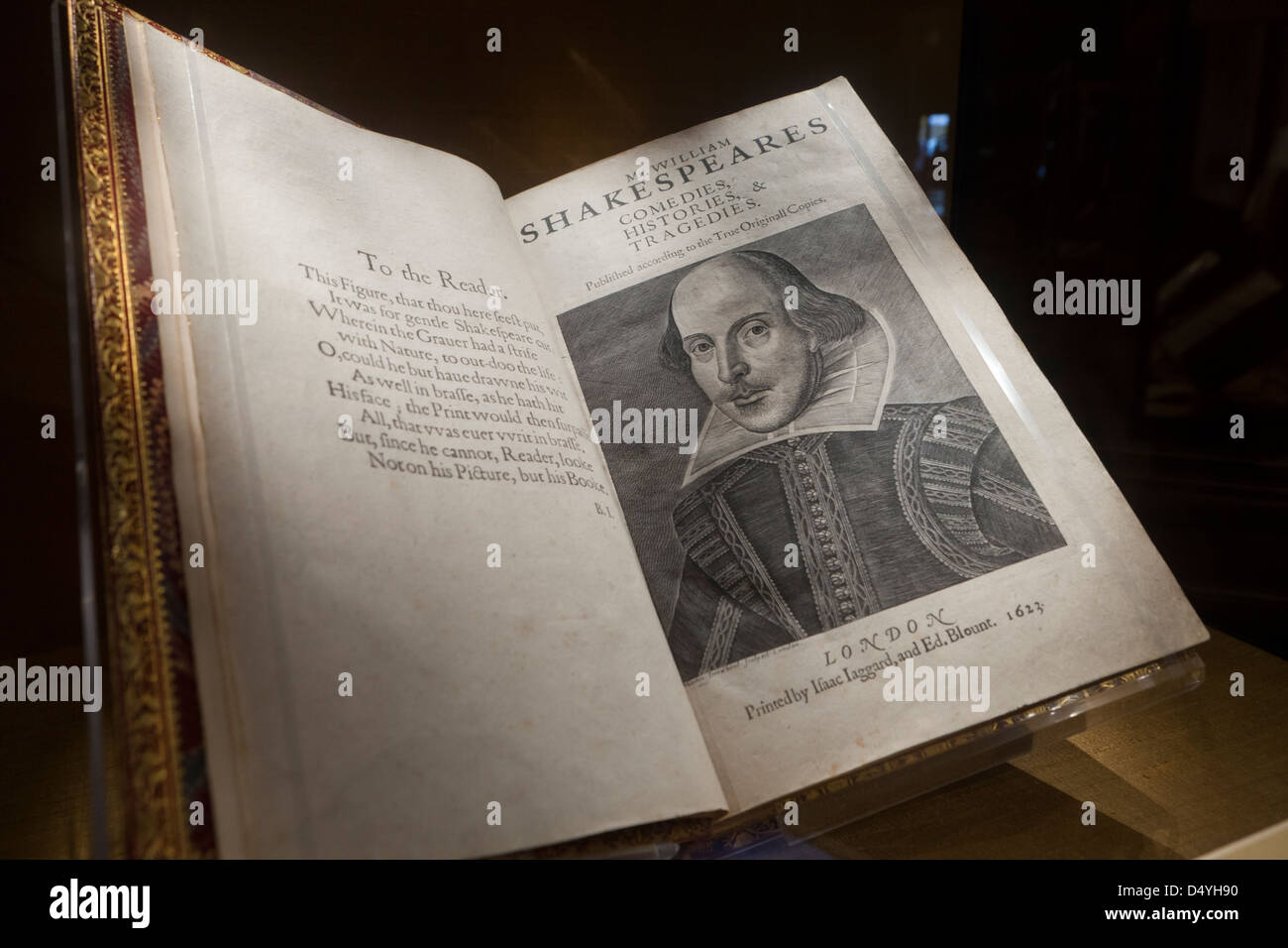 Primo Folio copia di commedie, storie e tragedie manoscritto sul display alla Folger Shakespeare Library di Washington DC Foto Stock