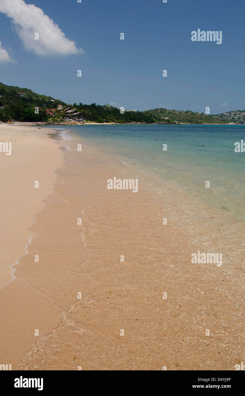 Thailandia, isola di Ko Samui (aka Koh Samui), la spiaggia di Chaweng. Popolare spiaggia sul golfo della Thailandia. Foto Stock