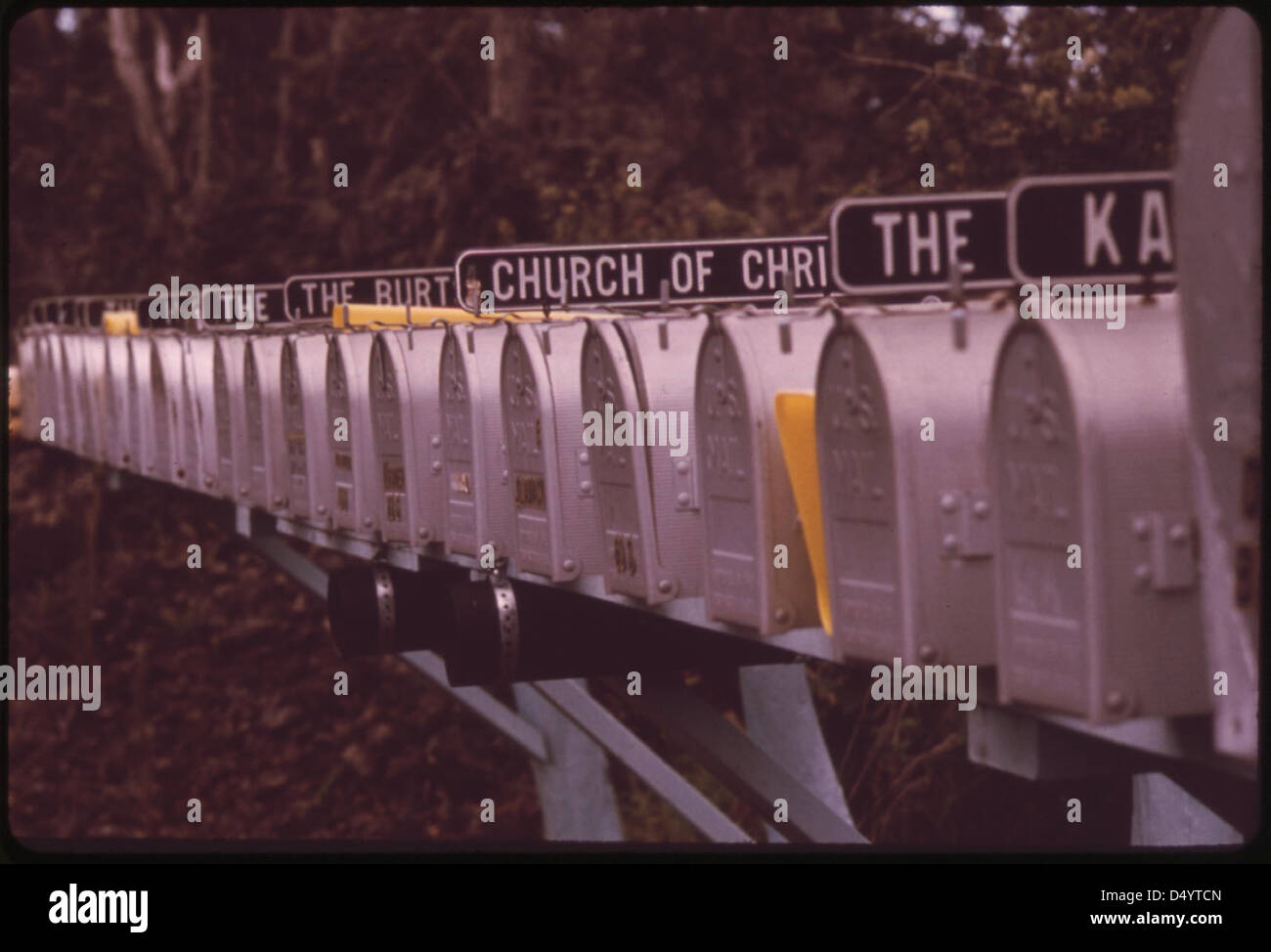 Le nuove cassette postali in un terreno di sviluppo vicino a Manuka Parco nel quartiere di uae, nella parte sud-occidentale dell'isola, Novembre 1973 Foto Stock