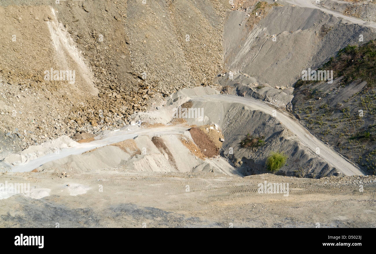 Buca di pietra nel sud della Germania in estate Foto Stock