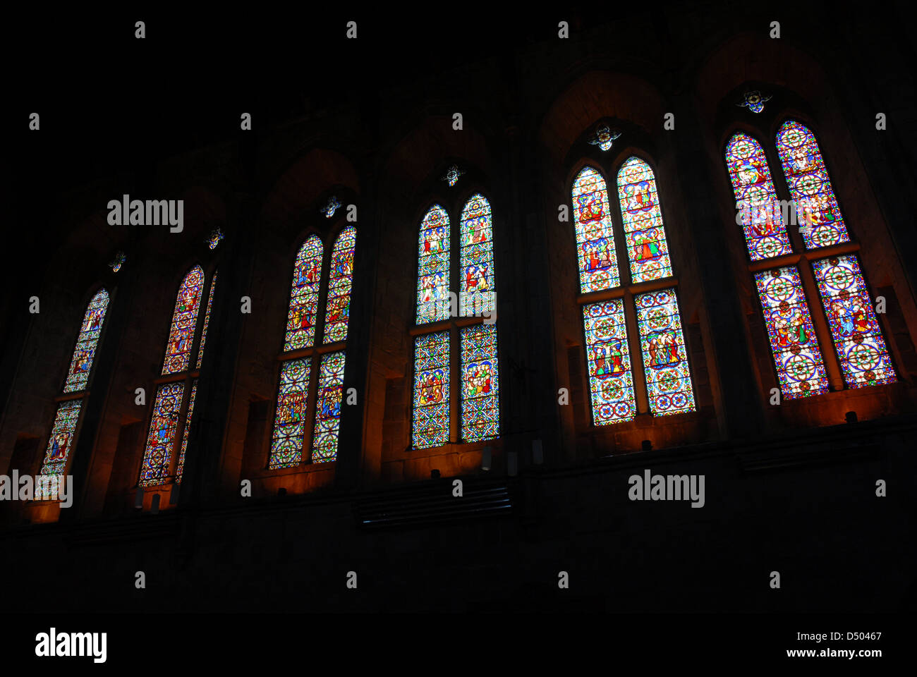 Le sei finestre a sud, Priory Chiesa, Bolton Abbey, nello Yorkshire, Inghilterra, Regno Unito Foto Stock