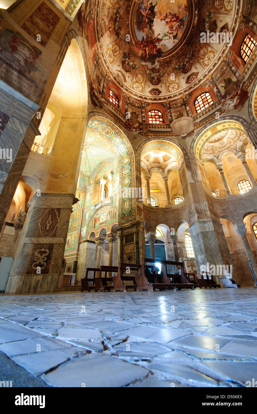 L'Italia, Emilia Romagna, Ravenna, San Vitale Basilica, vista interna Foto Stock