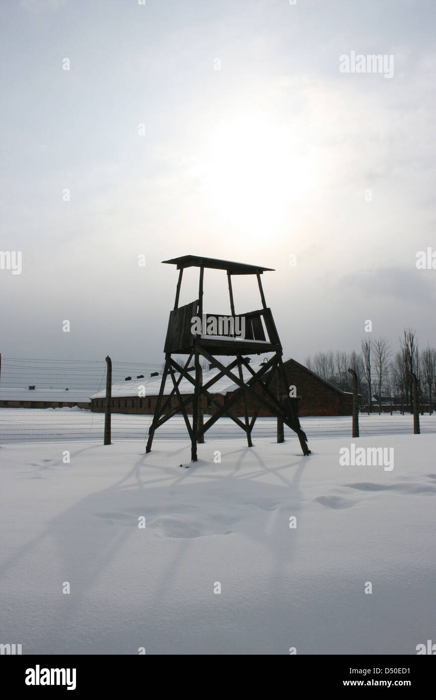 Torre di Guardia di Auschwitz Birkenau II campo di concentramento museo in Polonia meridionale Foto Stock