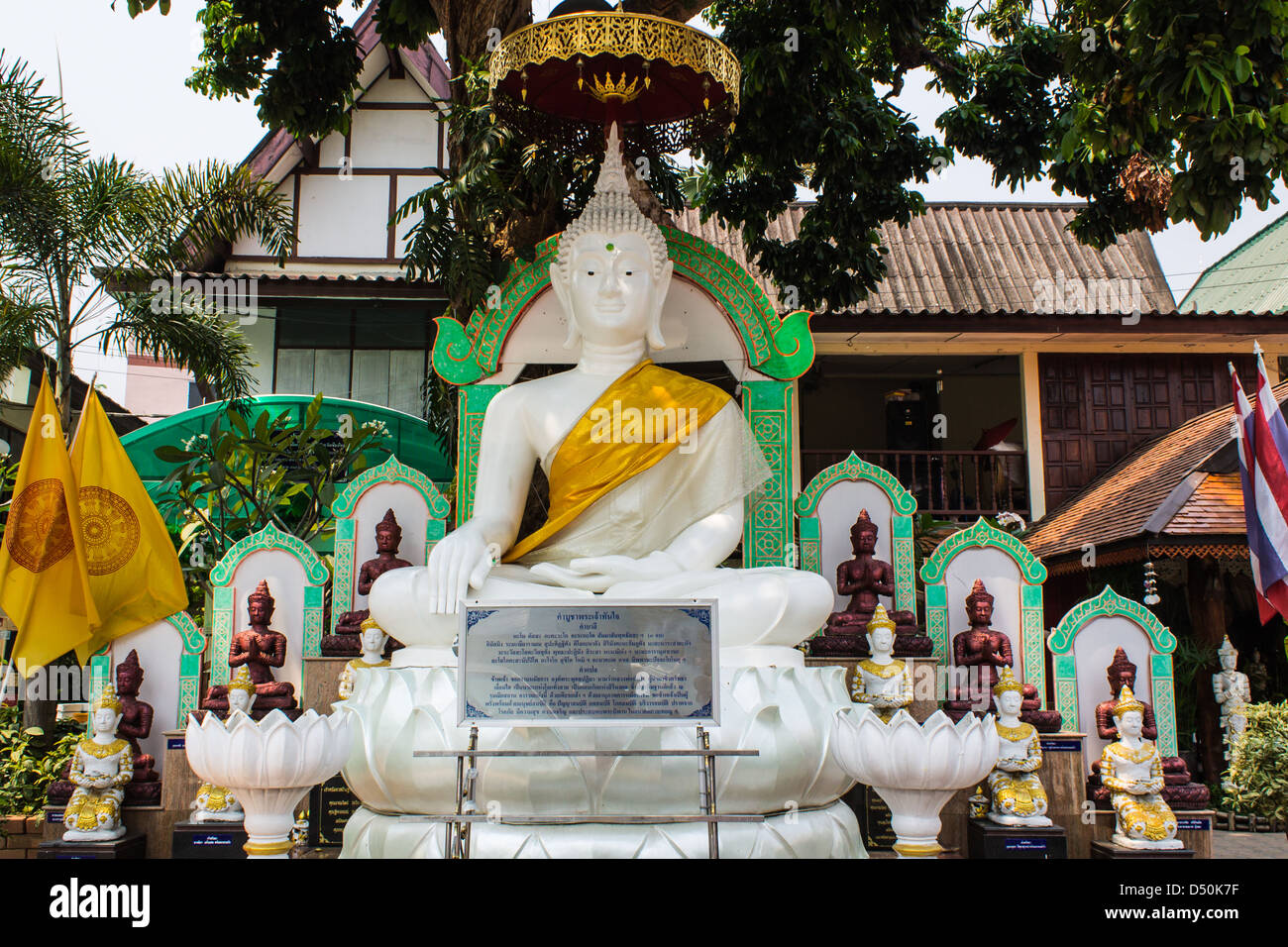 La statua di Buddha Phra nome jou tan jai Foto Stock