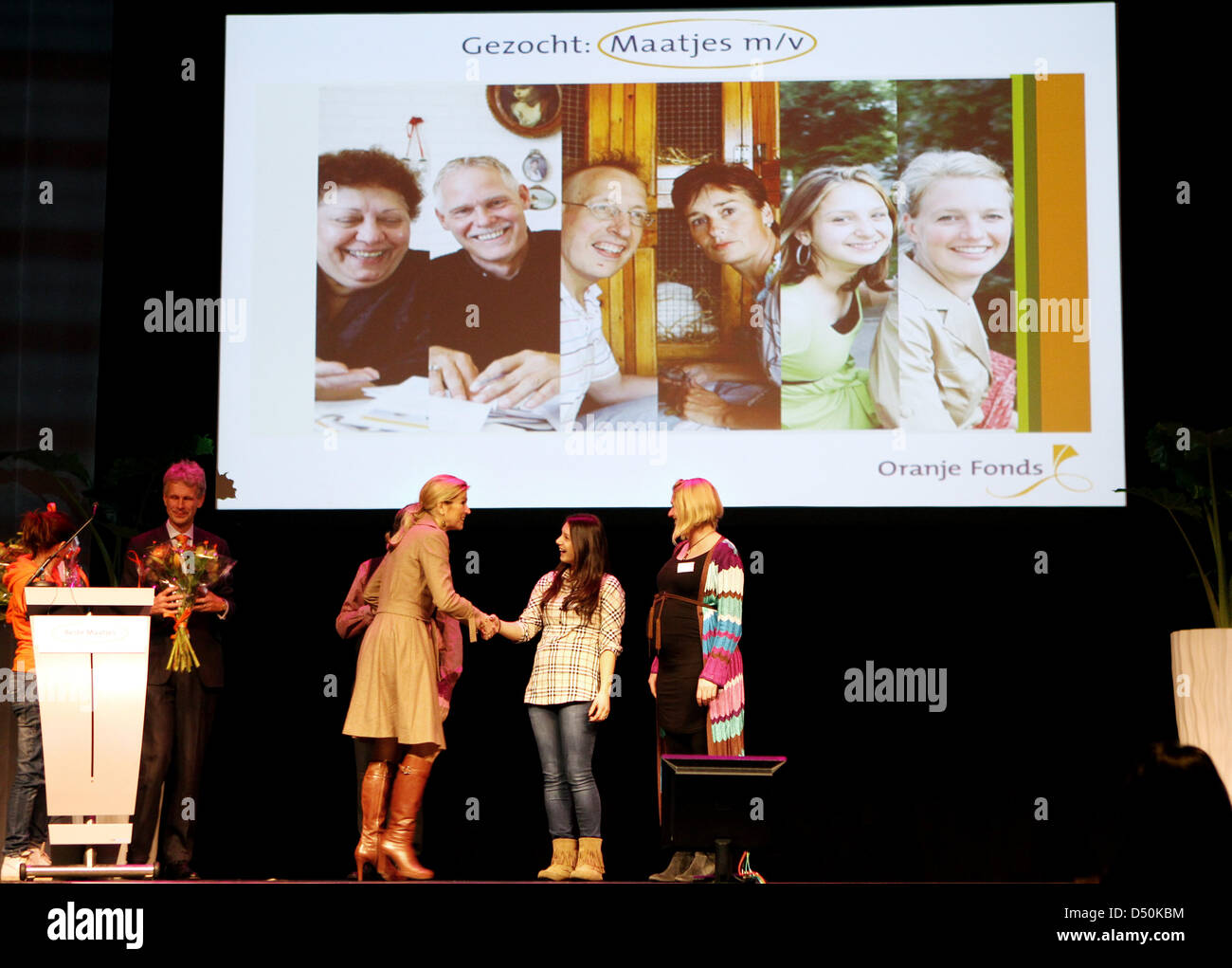 La principessa Maxima dei Paesi Bassi assiste la sessione finale del 'Best Buddies", programma di Nijkerk, Novembre 30, 2010. 'Best Buddies' è una organizzazione senza scopo di lucro dedicata alla creazione di un volontario a livello globale il movimento che crea opportunità per il one-to-one amicizie, integrato di occupazione e di sviluppo della leadership per persone con intellettuale e disabilità evolutiva (IDD Foto Stock