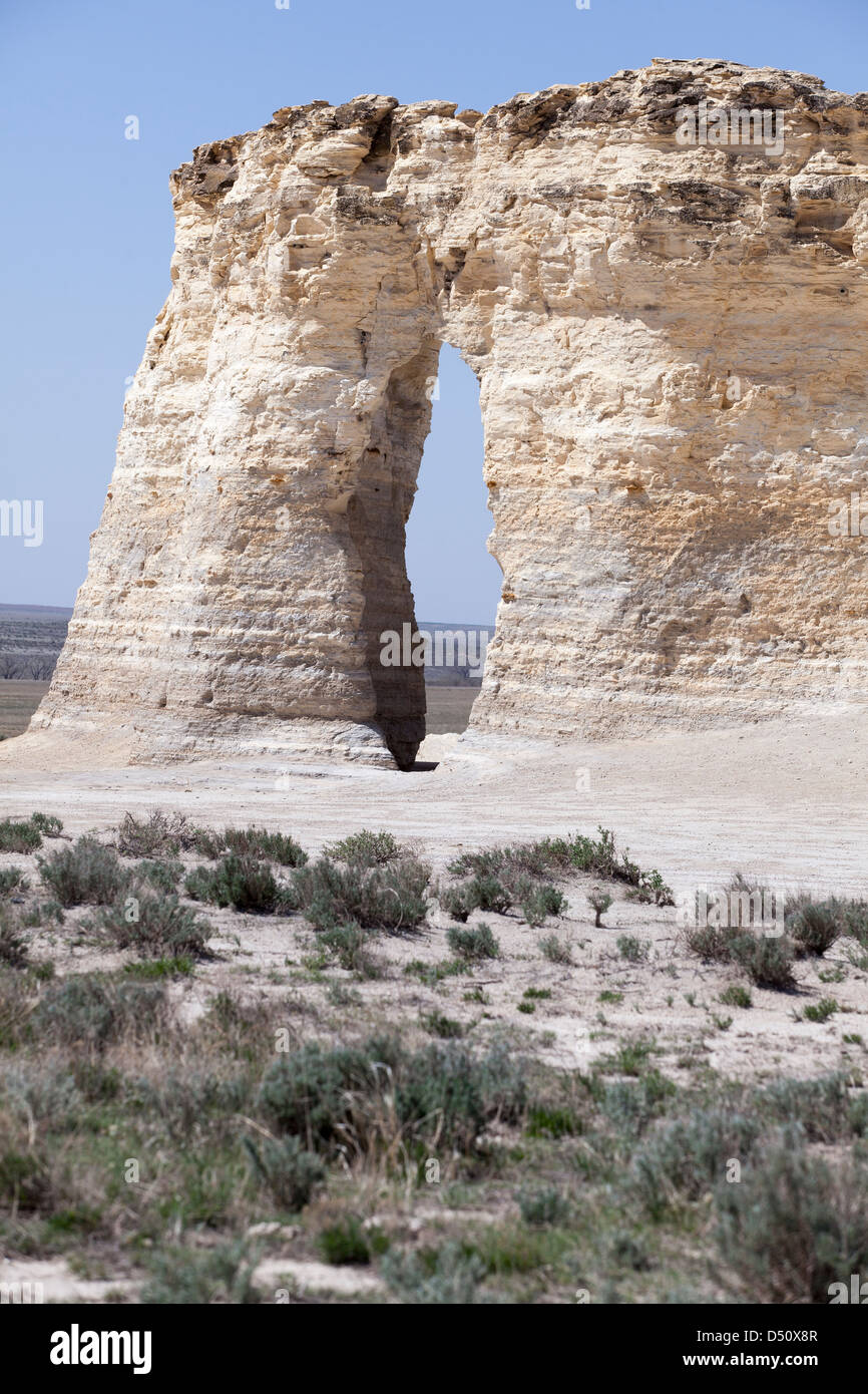 Formazioni di roccia su un paesaggio, monumento rocce, Gove County, Kansas, STATI UNITI D'AMERICA Foto Stock