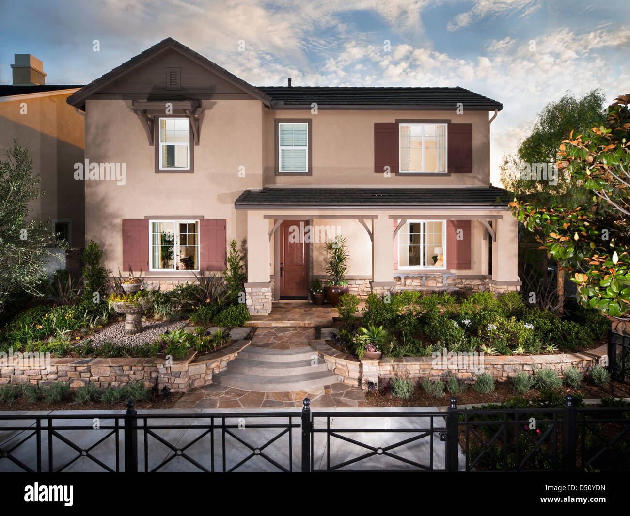 Esterno anteriore tradizionale American home;Tustin;California;USA Foto Stock