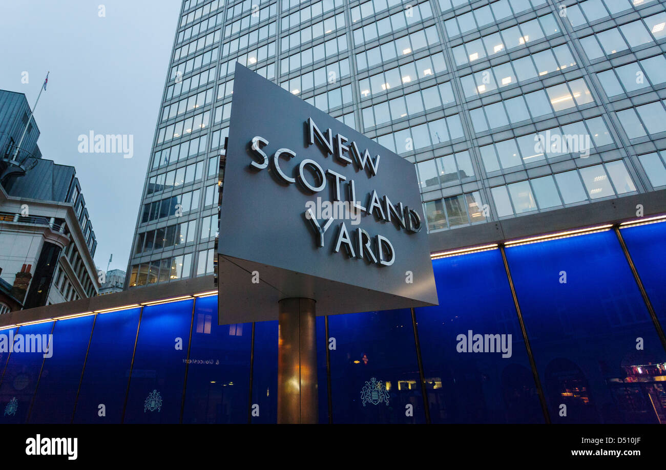 New Scotland Yard segno, London, England, Regno Unito Foto Stock