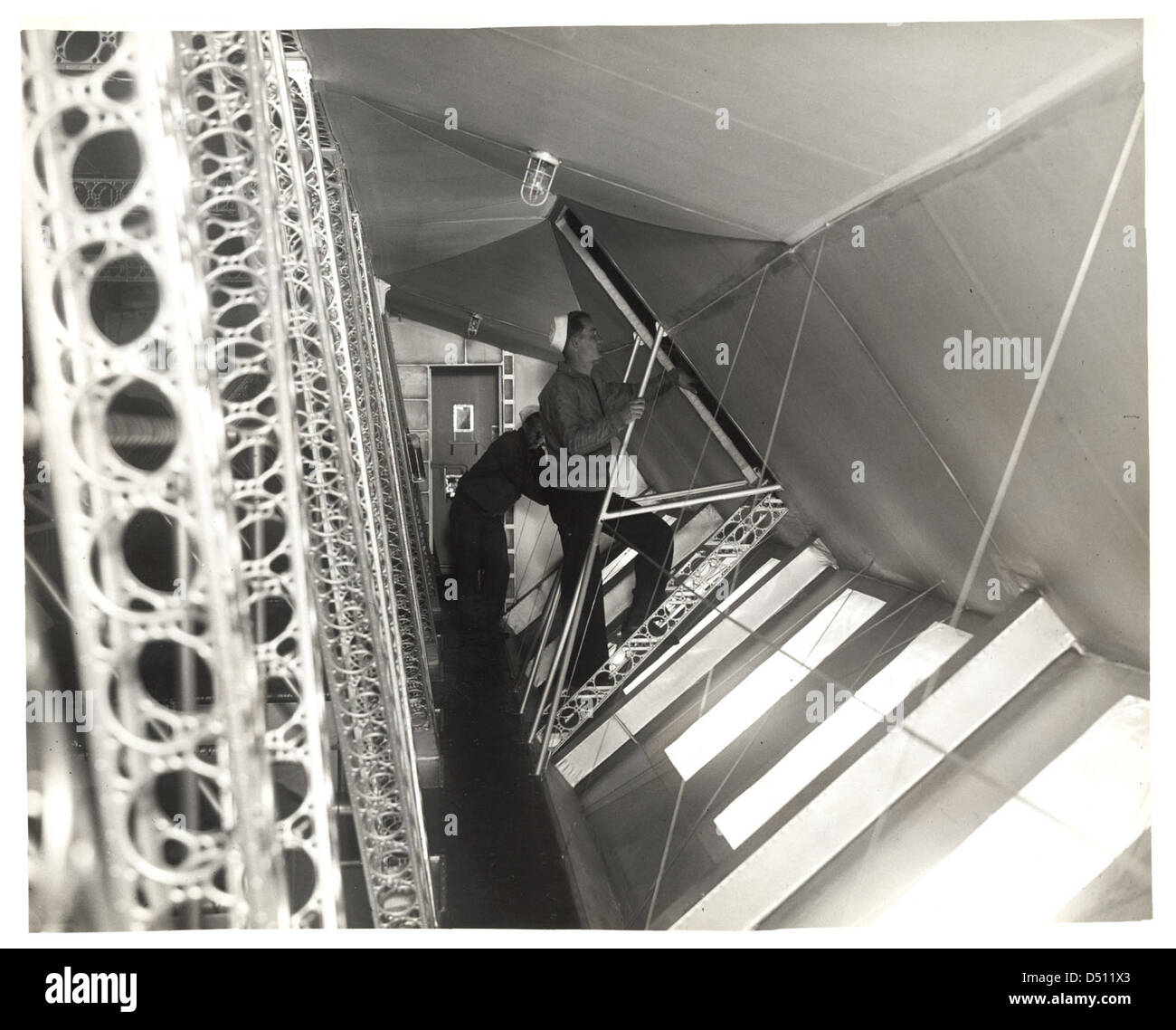 Fotografia di equipaggi in quarti per un dirigibile, ca. 1933 Foto Stock