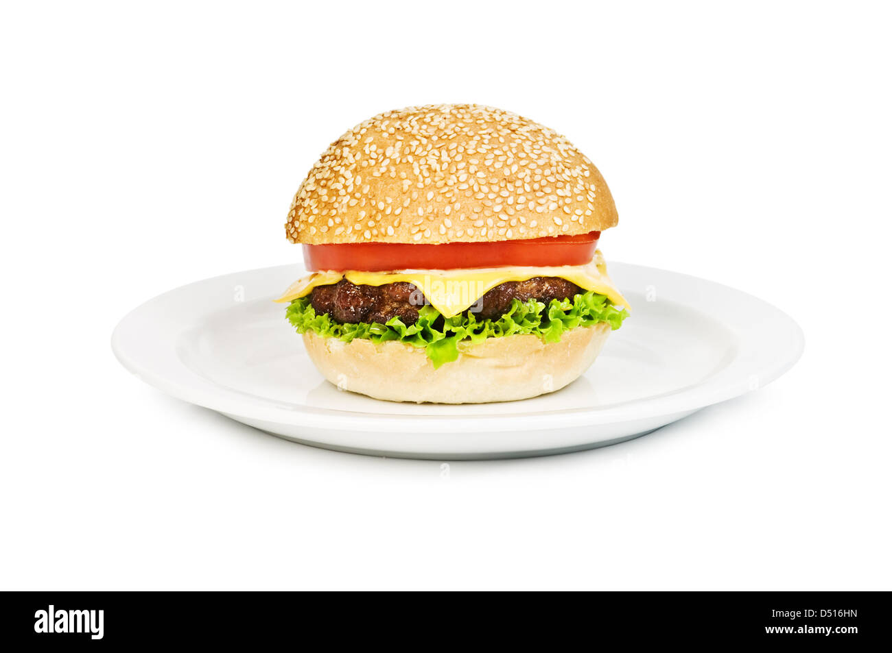 Appetitosi cheeseburger con cipolla rossa isolato Foto Stock