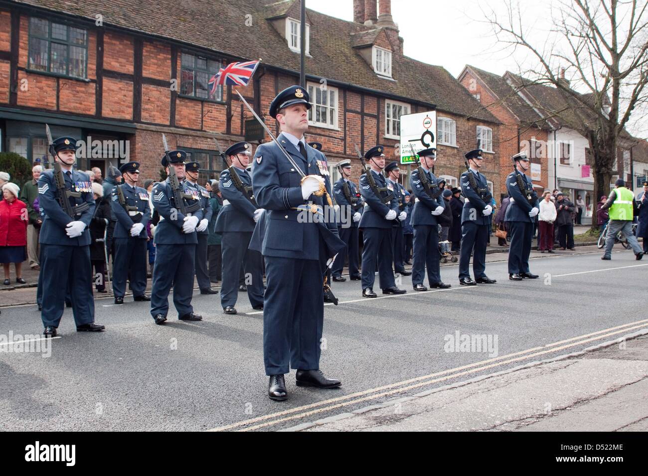 Wendover, Regno Unito. Il 22 marzo 2013. RAF Halton libertà di Vale Parade. Il corteo si celebra la concessione della libertà di entrata ad Aylesbury Vale il consiglio del distretto. Una "Libertà di entrata " è il più alto tributo che può essere pagato a qualsiasi organizzazione militare o di servizio. Credito: Andrew Spiers / Alamy Live News Foto Stock