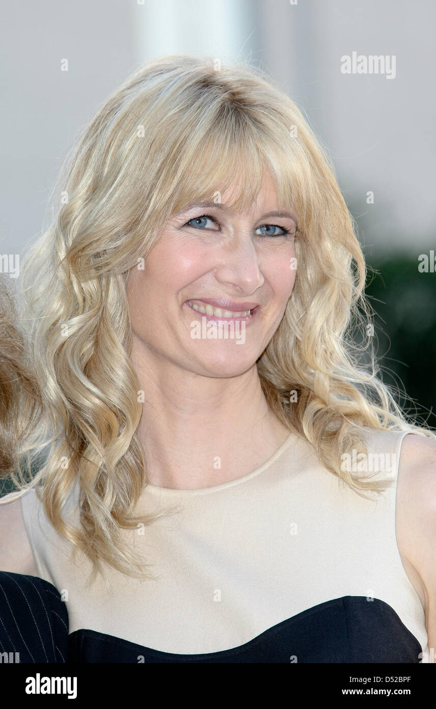 L'attrice Laura Dern assiste alla cerimonia del Dern della famiglia (Laura Dern, Diane Ladd e Bruce Dern) cerimonia per tre nuove stelle sulla Hollywood Walk of Fame a Los Angeles, Stati Uniti d'America, 1 novembre 2010. Foto: Hubert Boesl Foto Stock