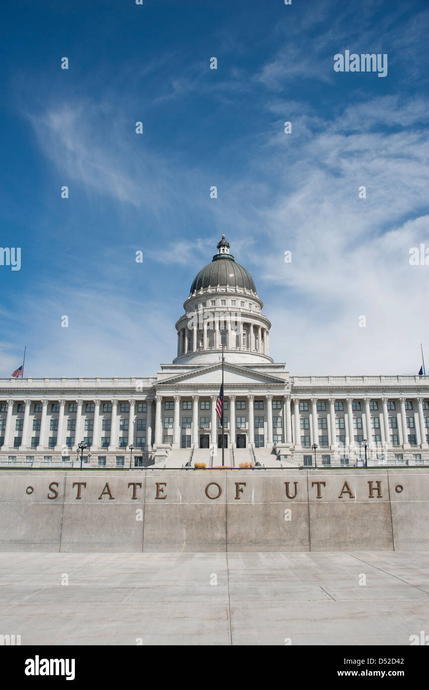 Lo State Capitol Building dello Utah, situato a Salt Lake City, sorge sulla cima di una collina che si affaccia sulla città. Foto Stock