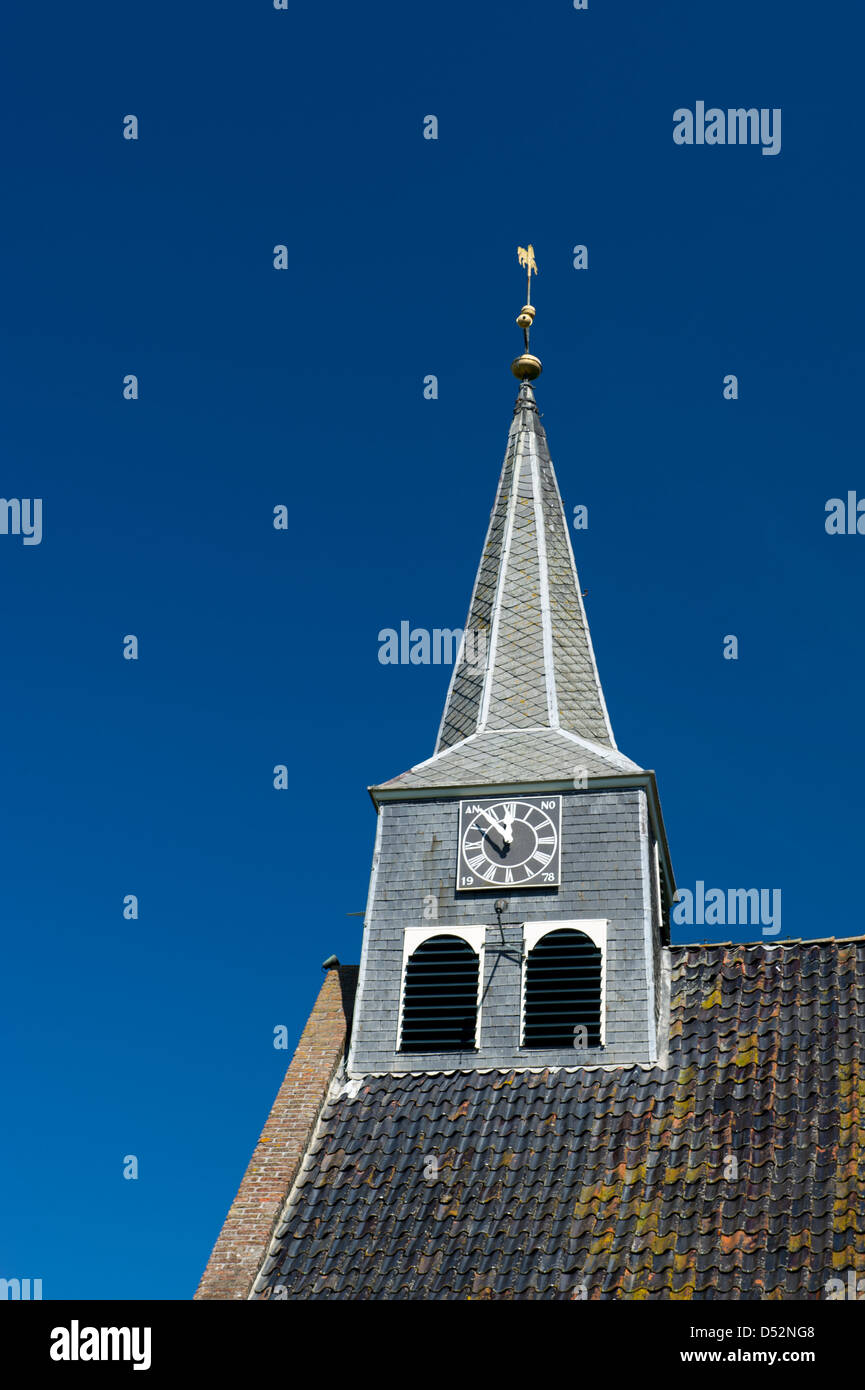 Dettaglio della chiesa olandese torre con orologio Foto Stock