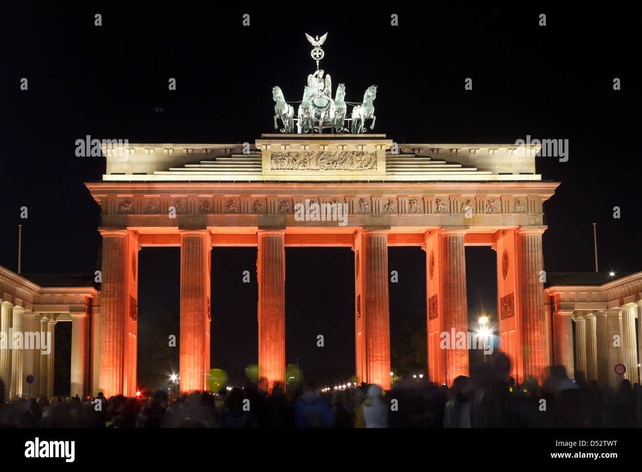 Berlino, Germania, illuminato Porta di Brandeburgo durante la festa delle luci 2011 Foto Stock