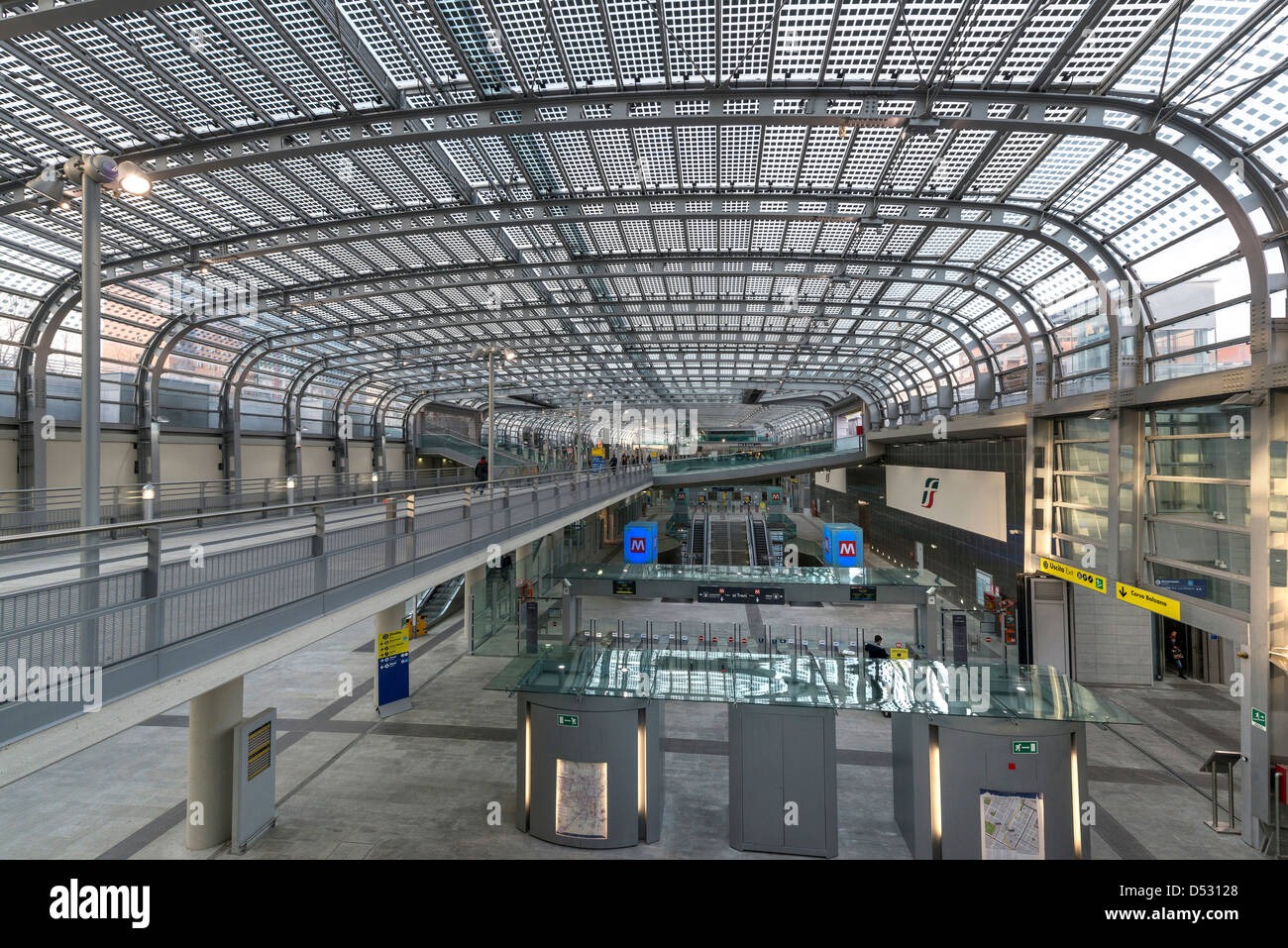 La nuova stazione ferroviaria di Torino Porta Susa' Piemonte, Italia Foto Stock
