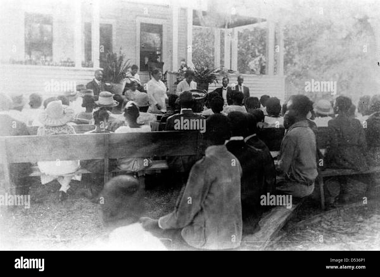 Una dimostrazione educativa del processo di conserve presso la African American Agricultural Experiment Station, Florida Agricultural and Mechanical College for Negros, concentrandosi sulla conservazione dell'agricoltura. Foto Stock