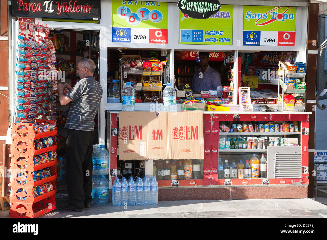 Minimarket, vita quotidiana, città di Erzurum, Anatolia orientale, Turchia, Asia Foto Stock
