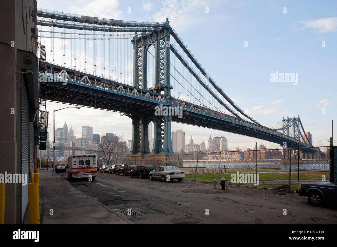 New York, Stati Uniti d'America, skyline di Manhattan con il ponte di Brooklyn Foto Stock