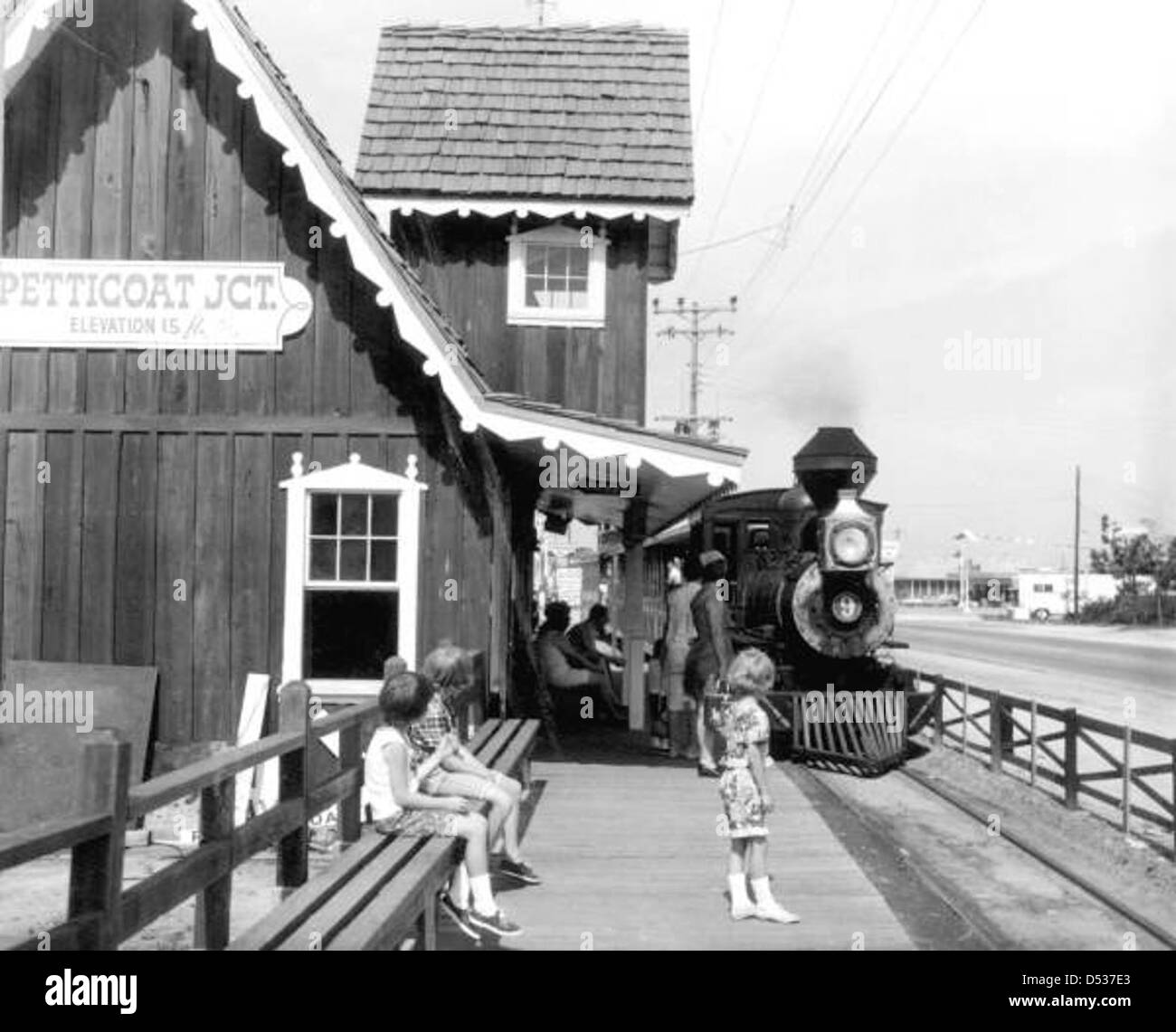 La stazione ferroviaria di Petticoat Junction a Panama City Beach, Florida, è stata un importante snodo per i trasporti della zona. È diventato un punto di interesse grazie al suo collegamento con il turismo e le attrazioni locali. Foto Stock