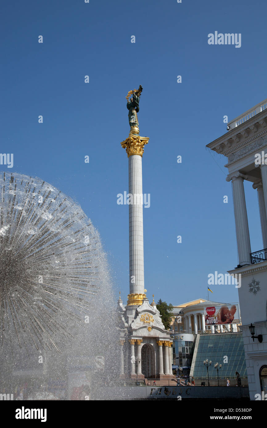 Kiev, Ucraina, il Maidan Nezalezhnosti il Unabhaengigkeitsdenkmal Foto Stock
