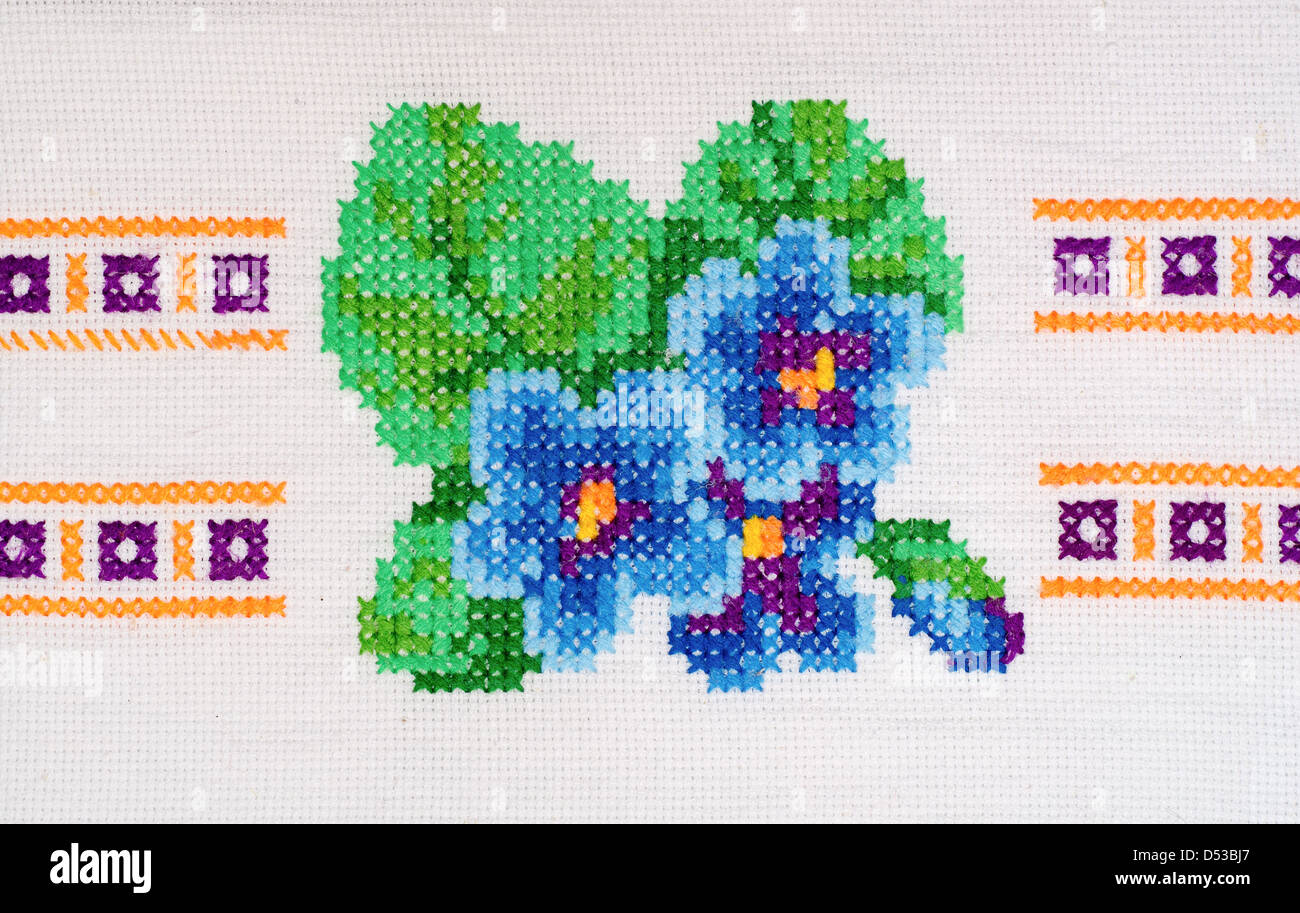 Ricamato buona per cross-stitch pattern. ucraino ornamento etnica Foto Stock