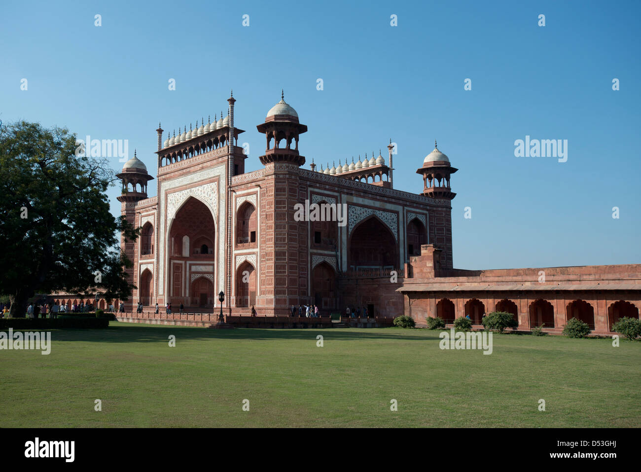 Grande porta (Darwaza-i) rauza gateway al Taj Mahal, Agra, Uttar Pradesh, India Foto Stock