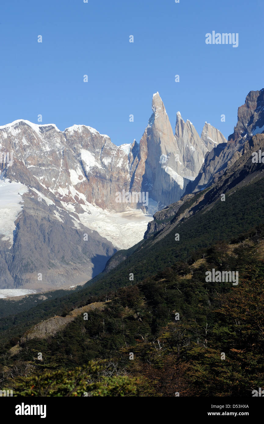 Mountain Mirador del Cerro Torre El Chalten Adelas Cerro Torre Egger Standhardt parco nazionale Los Glaciares Argenti Foto Stock Mountain Mirador del Cerro Torre El Chalten Adelas Cerro Torre Egger Standhardt parco nazionale Los Glaciares Argenti Foto Stock