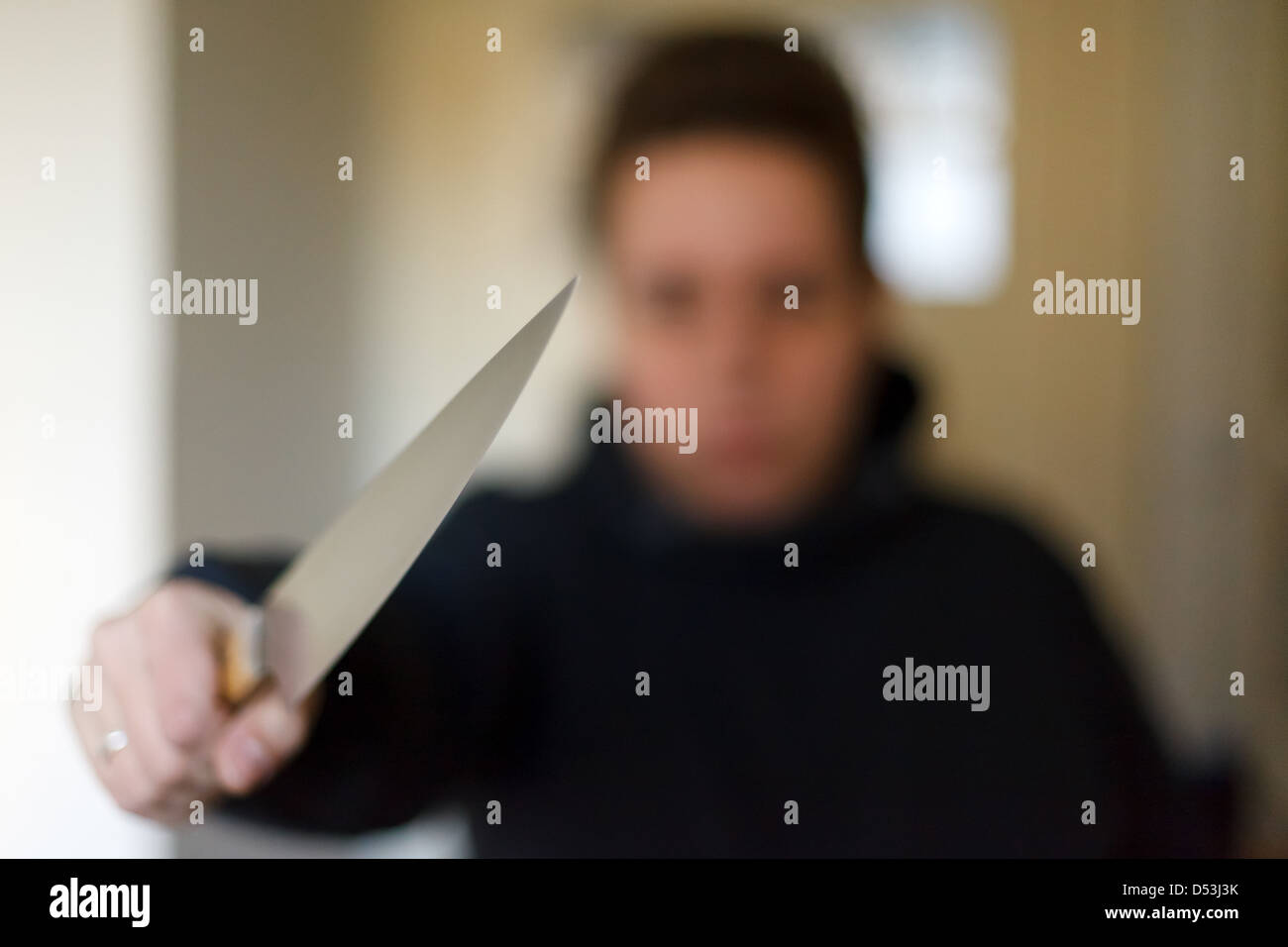 Berlino, Germania, minaccia l'uomo con coltello di grosse dimensioni Foto Stock