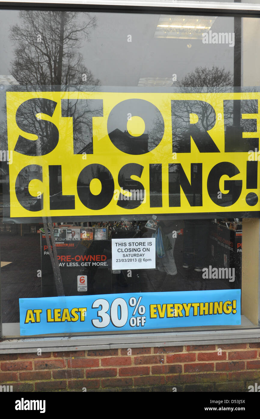 Ballards Lane, Londra, Regno Unito. Il 23 marzo 2013. Chiusura dello store per i segni del blockbuster store, in Finchley. Blockbuster su Ballards Lane, Londra chiude verso il basso. Credito: Matteo Chattle / Alamy Live News Foto Stock