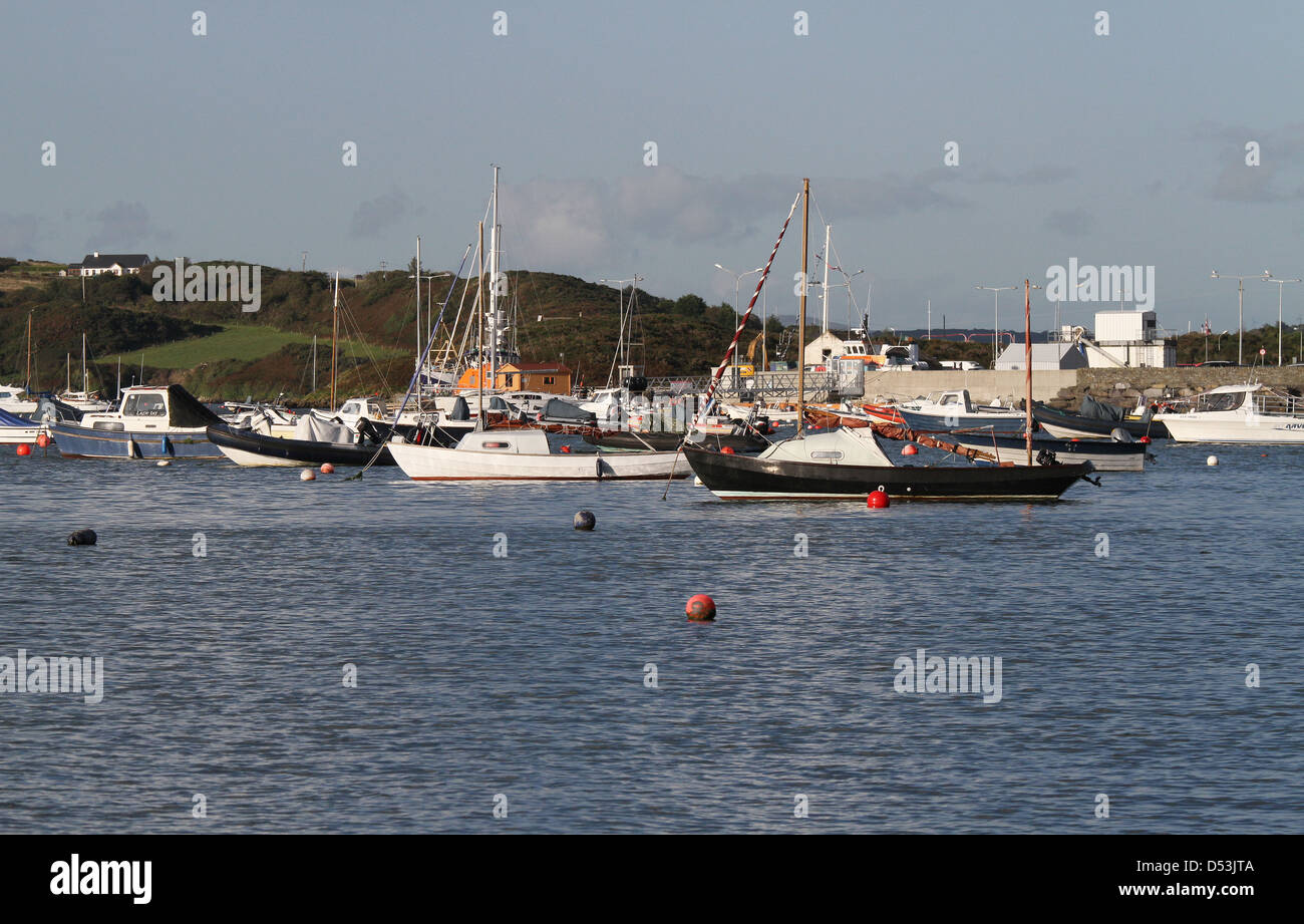 Barche ormeggiate a Baltimore County Cork in Irlanda Foto Stock