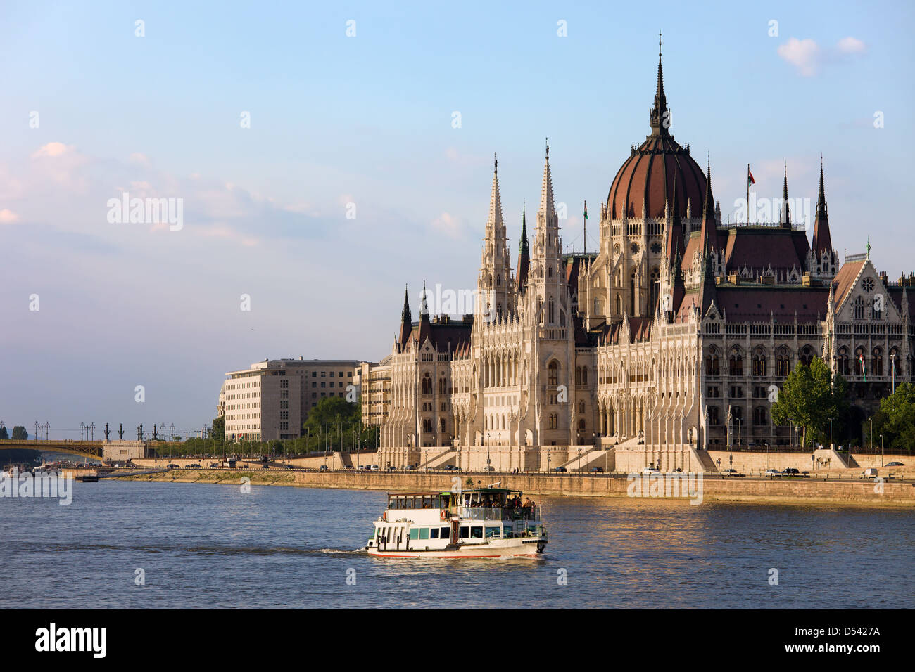 Parlamento ungherese edificio e fiume Danubio a budapest, Ungheria. Foto Stock