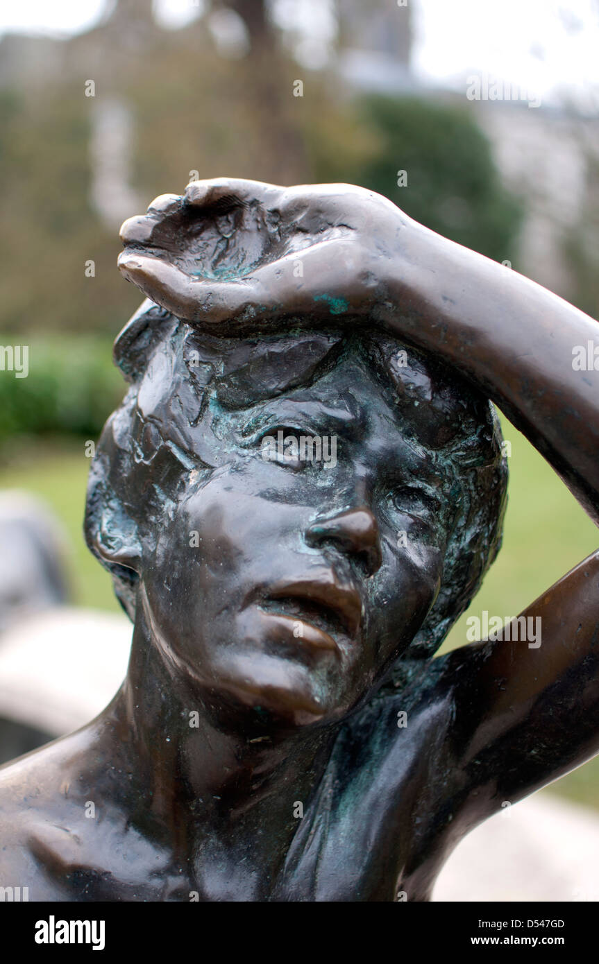 Elephant Boy scultura, Jephson Gardens, Leamington Spa, Regno Unito Foto Stock