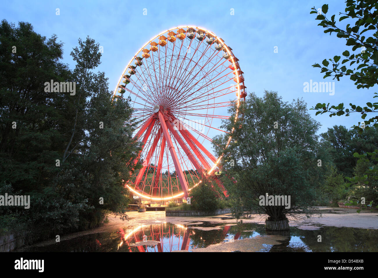 Berlino, Germania, il temporaneo wiedereroeffnete Spree Park in Berlin-Plänterwald Foto Stock