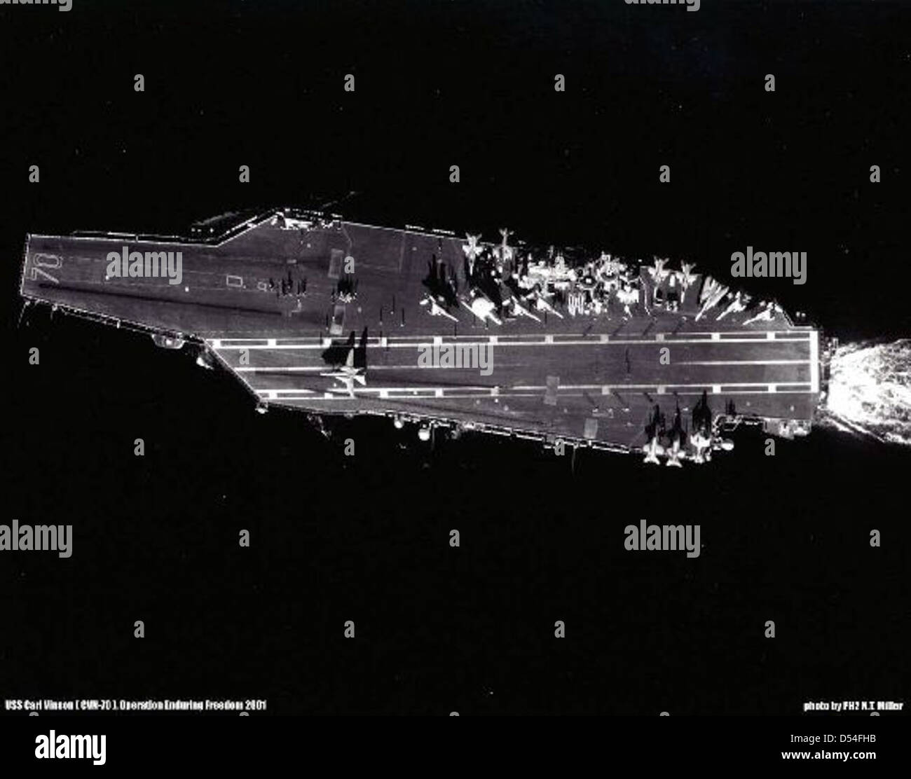 La USS Vinson (CVN-70) è una portaerei di classe Nimitz della US Navy, entrata in servizio nel 1982. Serve come risorsa chiave per le operazioni navali, in grado di trasportare jet da caccia e altri aerei. Il vettore ha una lunga storia di partecipazione a numerose missioni militari e operazioni in tutto il mondo. E' un simbolo della forza e del potere navali. Foto Stock
