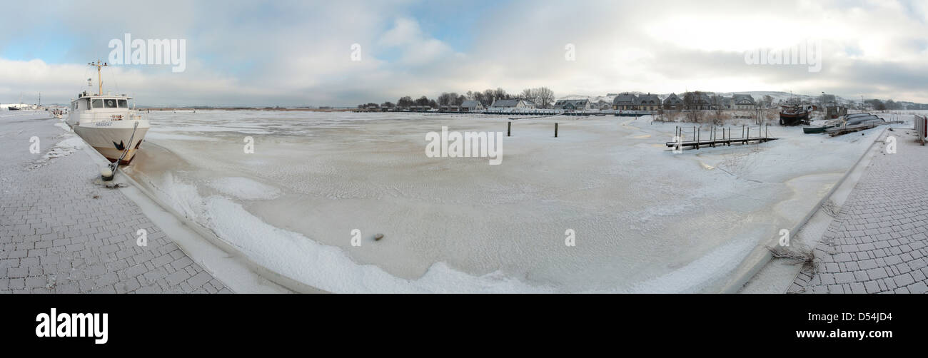 Gager, Germania, porto panorama da zugefrorenem Foto Stock