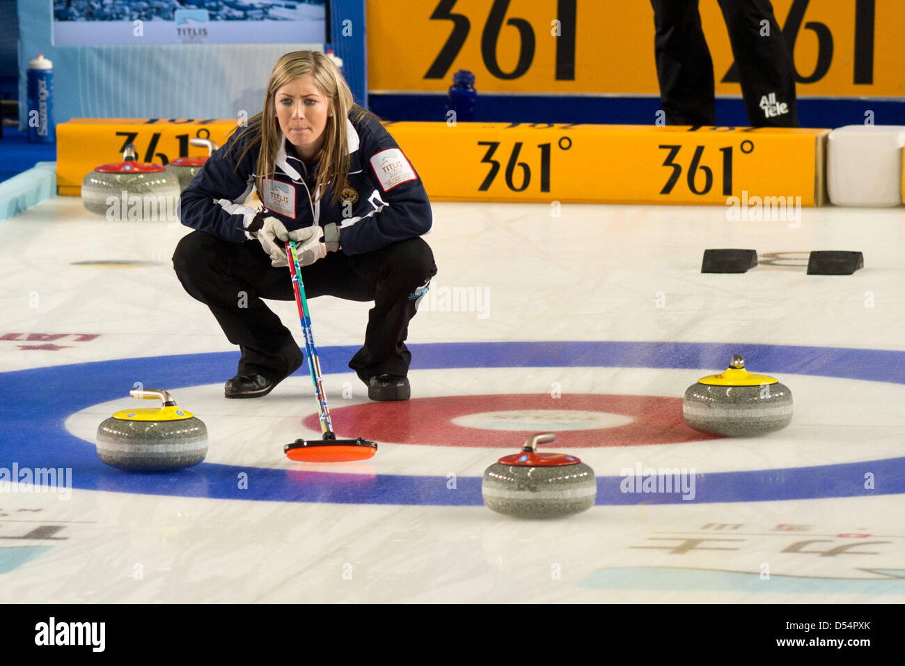 Riga, Lettonia. Il 24 marzo 2013. Eve Muirhead (SCO), 24 marzo 2013 - Il Curling : Mondo donna Campionato di Curling 2013 partita finale tra Scozia e Svezia a Volvo Sport Center in Riga, Lettonia, (foto di Enrico Calderoni AFLO/sport/Alamy Live News) Foto Stock