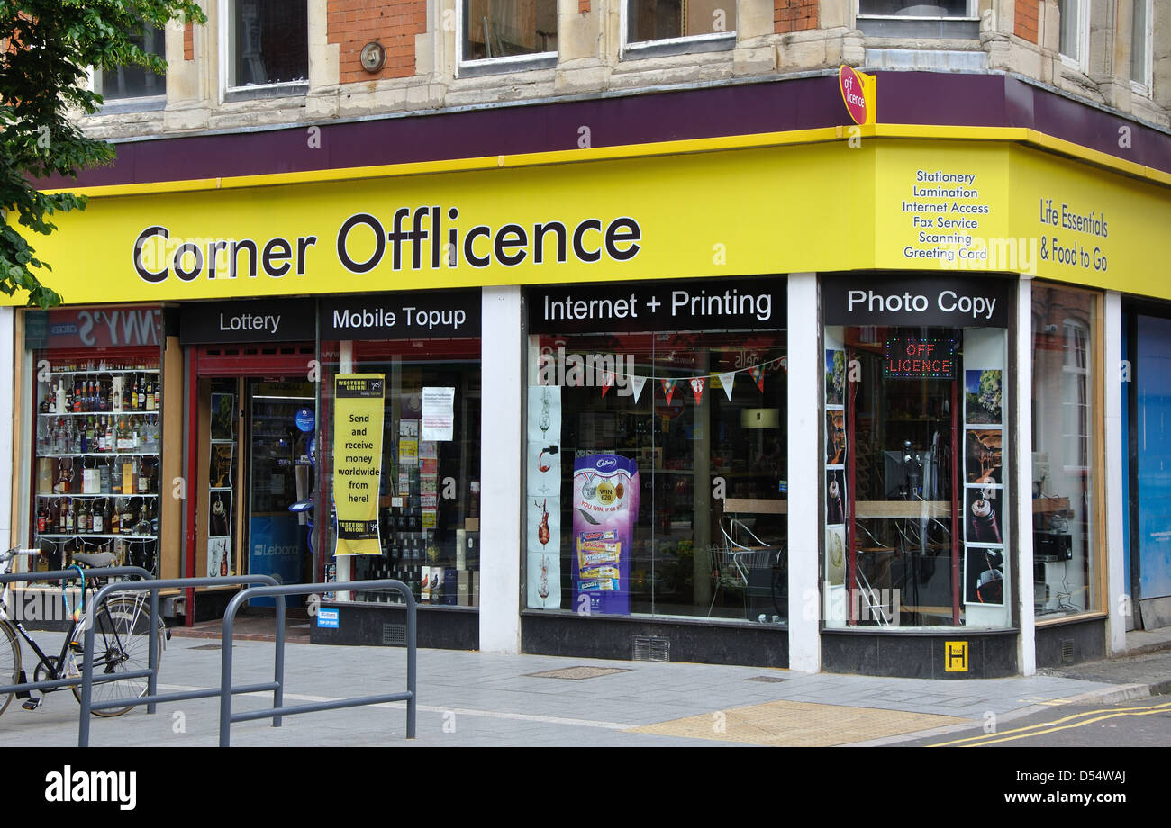 Angolo licenza Off, Granby Street, Leicester, England, Regno Unito Foto Stock