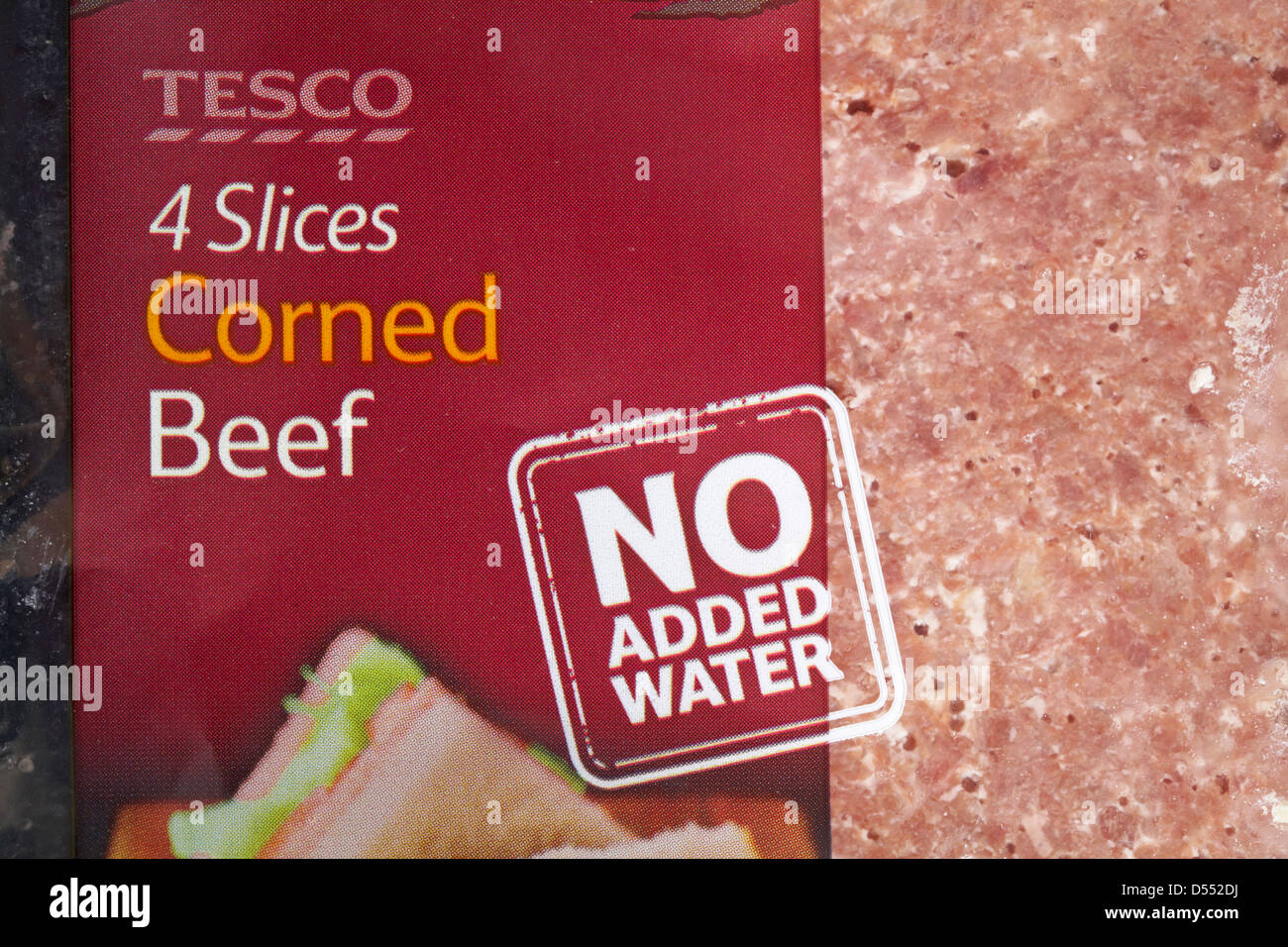 Nessuna aggiunta di acqua sul pacchetto di Tesco fette di " corned beef " - 4 fette di " corned beef " Foto Stock