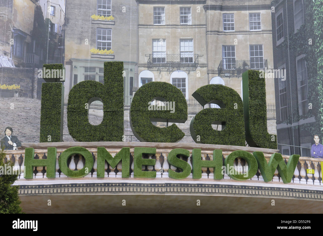 Ideale in casa e visualizza il logo di Earls Court Exhibition Centre Foto Stock