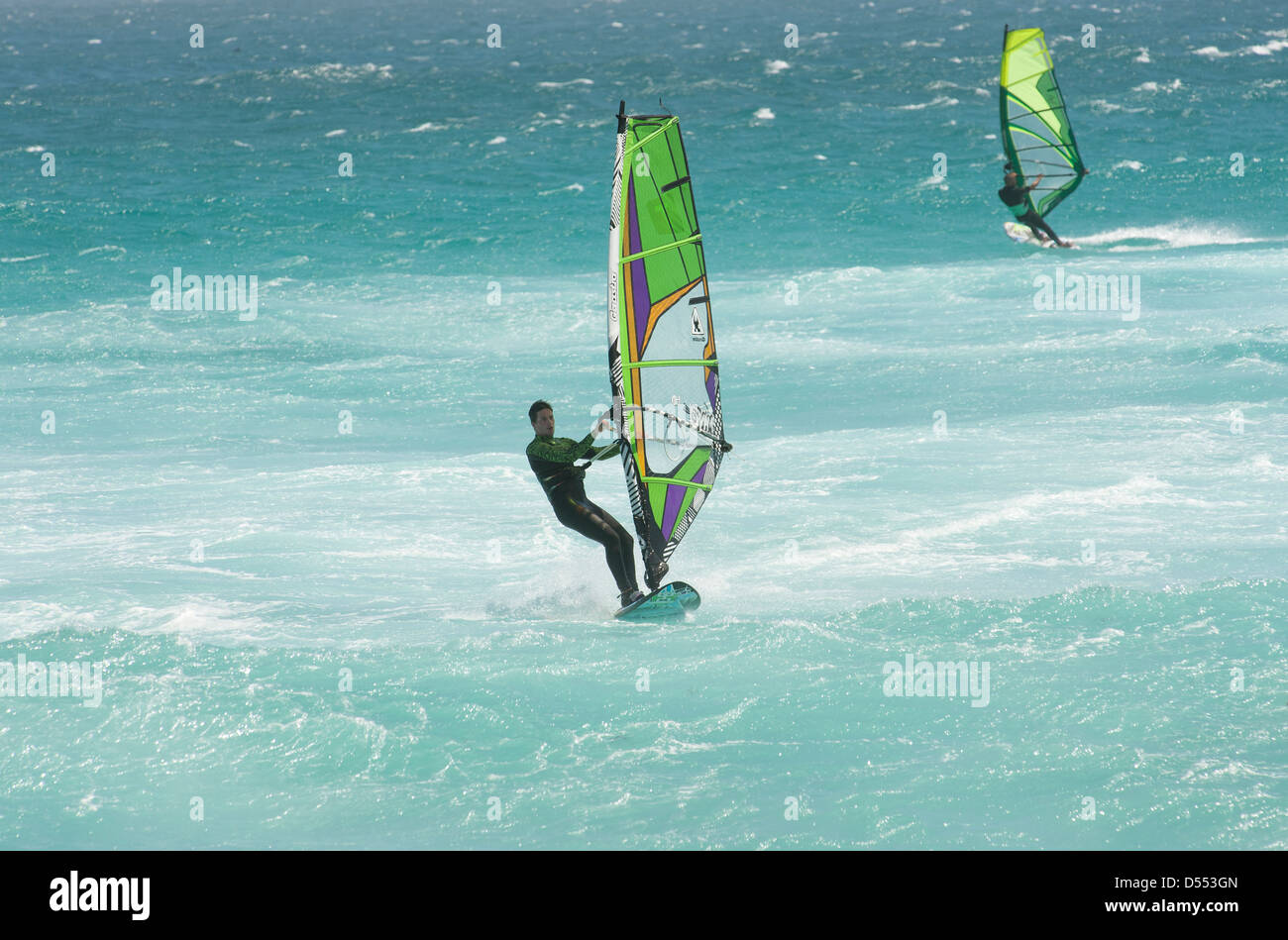 Sailboarding off Pegrams punto vicino al Capo di Buona Speranza in Sud Africa Foto Stock