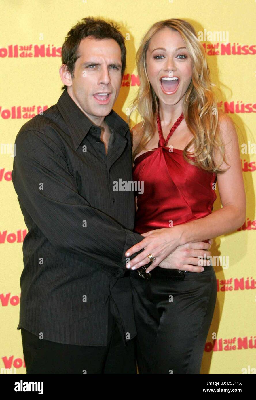 Ben Stiller e Christine Taylor al photocall del film 'Dodgeball: un vero perdente Story" di Berlino. Foto Stock