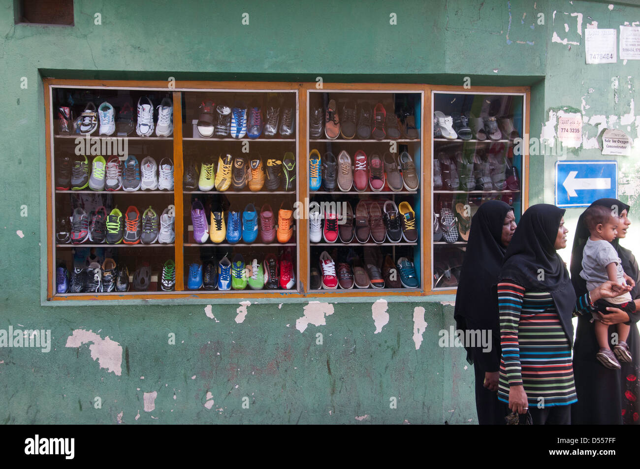 Gli scarpini da calcio in vendita in la capitale delle Maldive, maschio Foto Stock