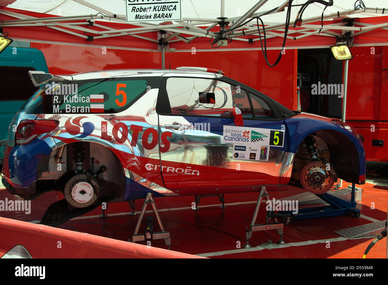 Robert Kubica il Citroen DS3 RRC, nel parco assistenza per il 2013 'Rally Islas Canarias " Foto Stock