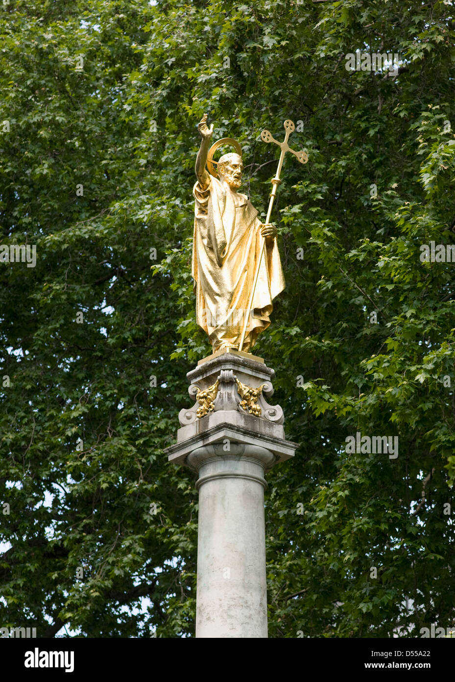 Saint Paul Cathedral statua dorata di San Paolo Foto Stock