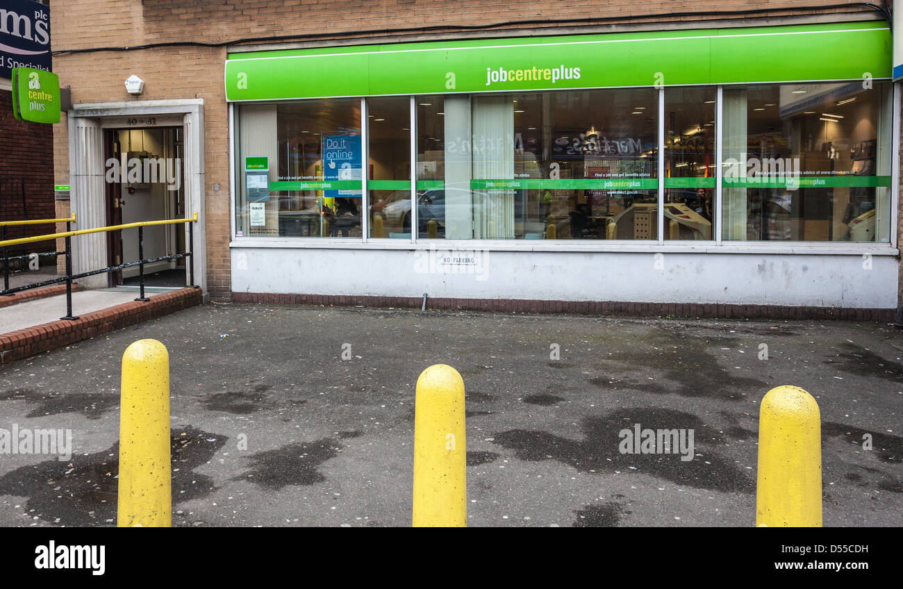 Il Jobcentre Plus office su Ballards Lane, Finchley, Londra, Inghilterra, Regno Unito Foto Stock